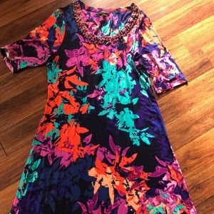 Gorgeous, bright shift dress